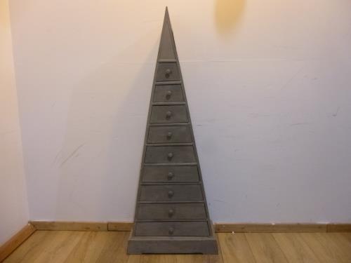 Shabby chic pyramid drawers