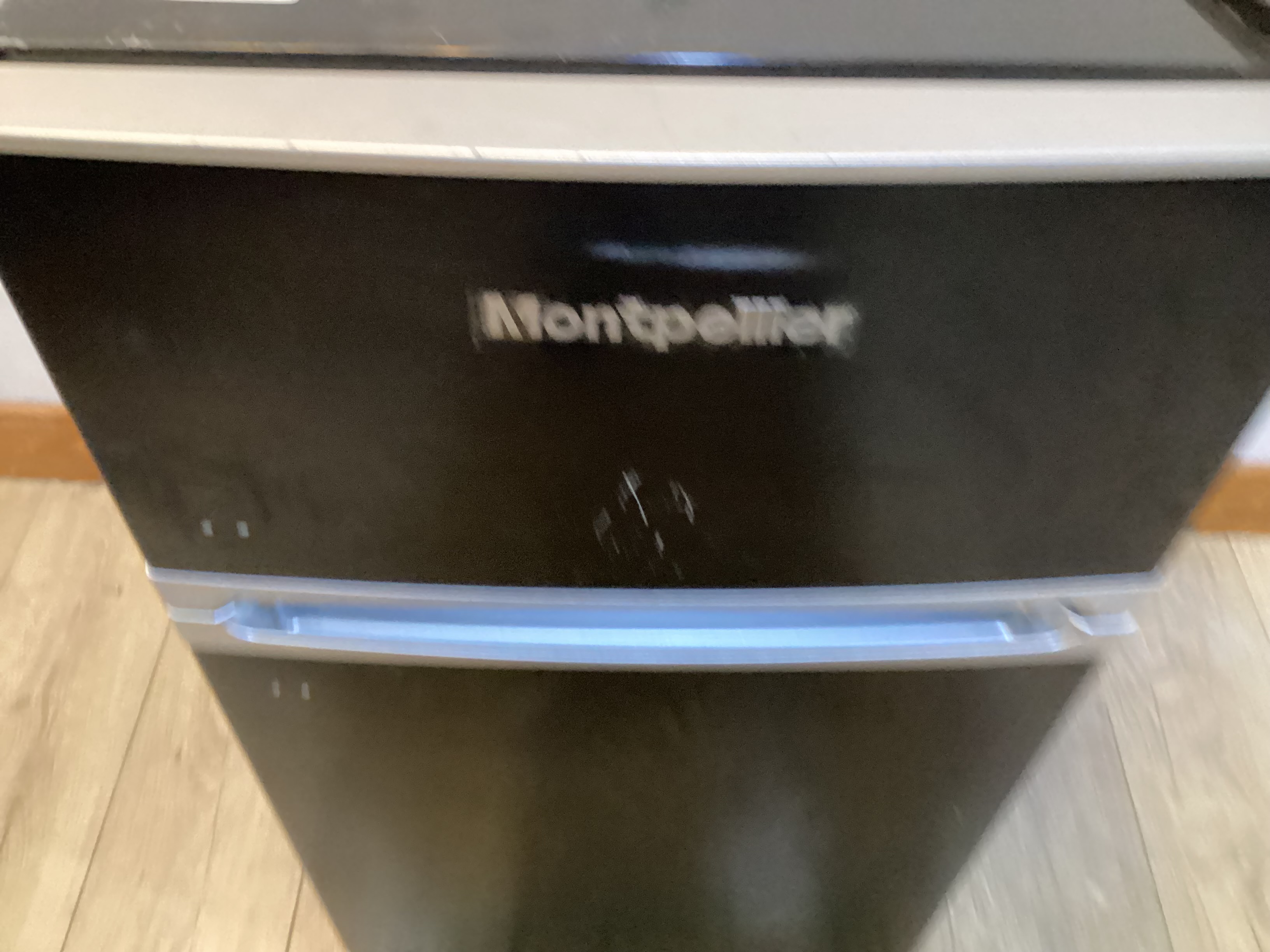 Montpellier Undercounter Fridge Freezer